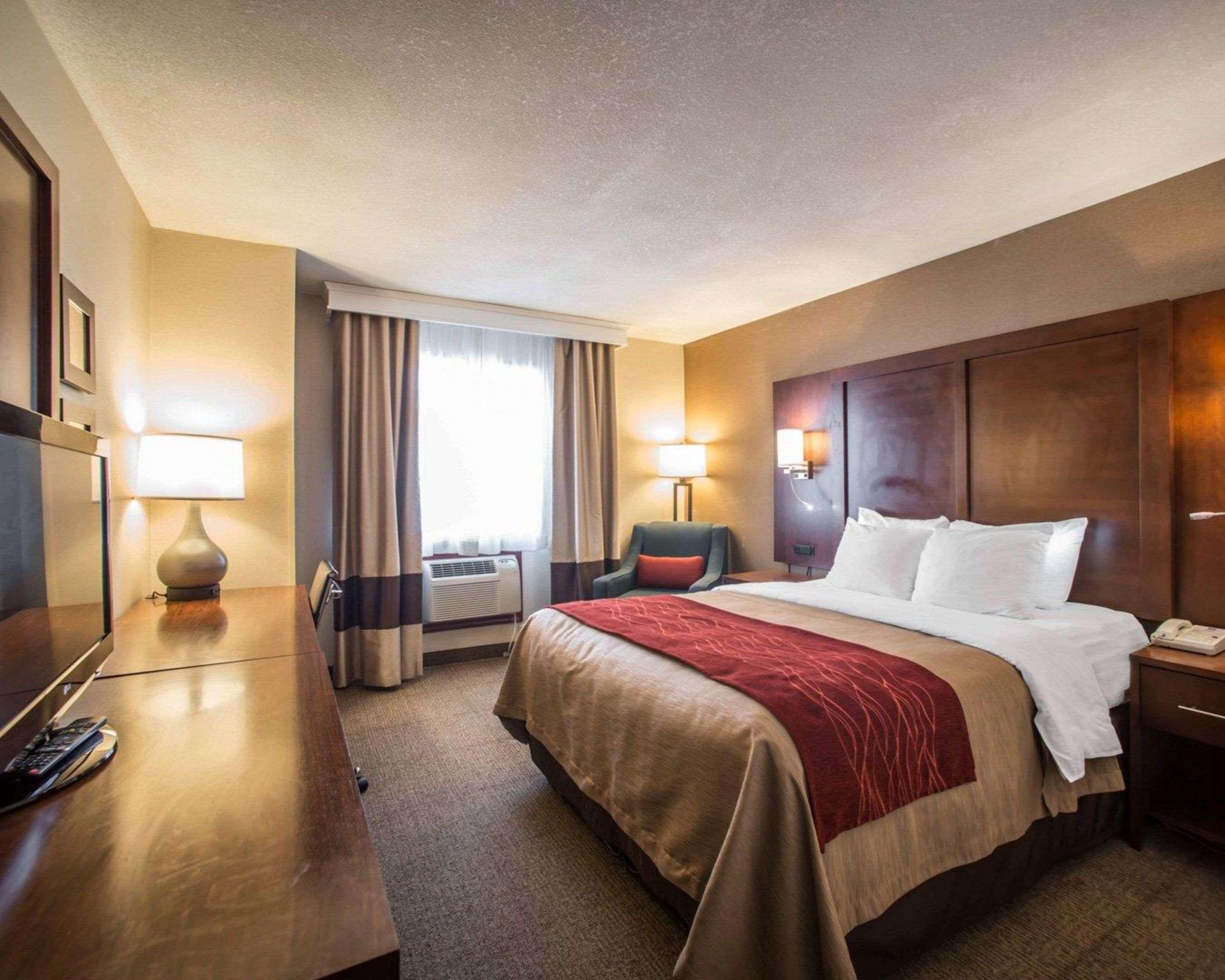 Quality & - Columbia Hotel Boonville